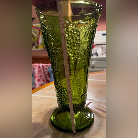 Indiana Glass Harvest Green Footed Vase✨ - Picture 7 of 11